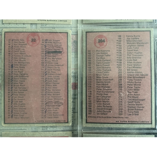 450 - Topps 1974 - 1975 Footballers Football Card Set: Complete of all 220 cards in very good condition. O... 