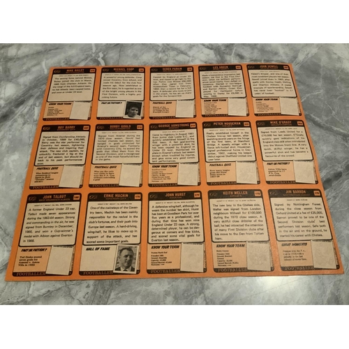 466 - A + BC Uncut Set Of Football Cards: 1971 Orange Backs series 3 which is a set of 86 cards plus four ... 