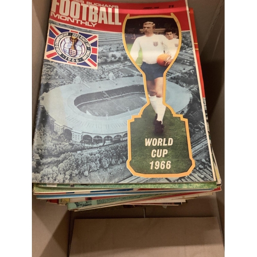 622A - Charles Buchans Football Magazines + More: Excellent private collection spanning the whole 60s with ... 