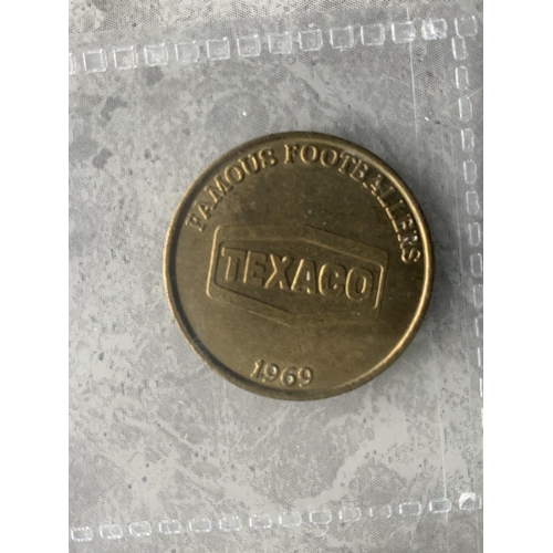 653 - Texaco 1969 Famous Players Football Coin Set: Uncommon set of 20 coins in very good condition. Playe... 