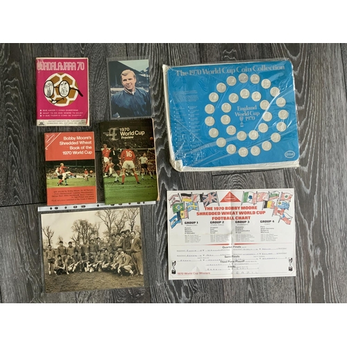 682 - 1970 World Cup Football Memorabilia: Includes official guide of Guadalajara, press photo of England ... 