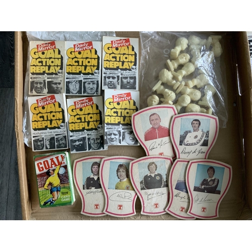 684 - Football Memorabilia: Full set of 16 Joe Mercer Cleveland Busts, full set of 6 Daily Mirror Flicker ... 