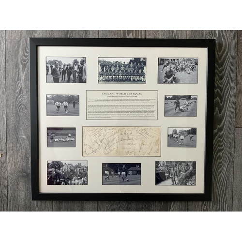 76 - 1966 England World Cup Complete Squad Signed Football Display: Stunning must view display collected ... 