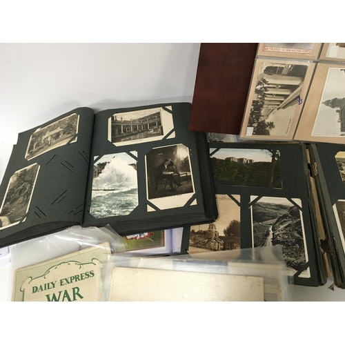A collection of Postcard albums containing early 20th Century and later ...