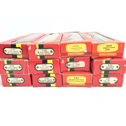 161 - A Collection Of Boxed Hornby 00 Gauge Coaches.