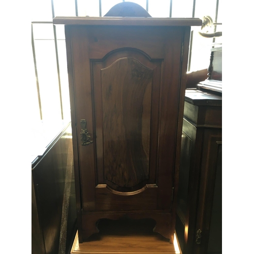 1326 - A walnut bedside cabinet. Approx 77cm x 40cm