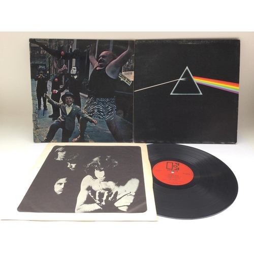 146 - A first UK pressing of the 'Strange Days' LP by The Doors complete with lyric inner sleeve and an ea... 
