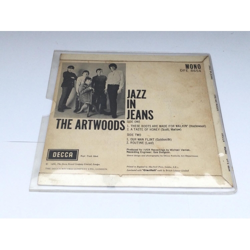 6 - A rare first UK pressing EP of 'Jazz In Jeans' by The Artwoods DFE8654. One tiny scratch on the lead... 