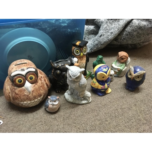 1015 - A collection of assorted owl figures. This lot cannot be posted