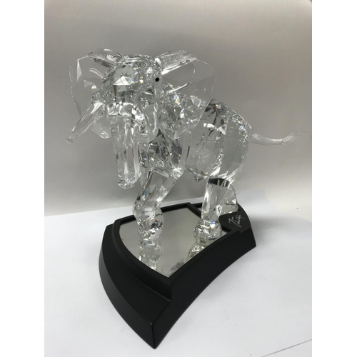 1046 - A very large cased Swarovski limited edition 2006 Elephant 01635/10000, with stand and Certificate o... 