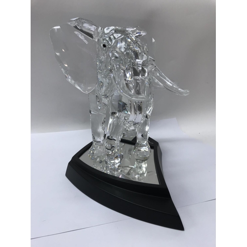 1046 - A very large cased Swarovski limited edition 2006 Elephant 01635/10000, with stand and Certificate o... 