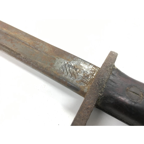 1559 - A WW1 1917 US Remington bayonet. This lot cannot be posted