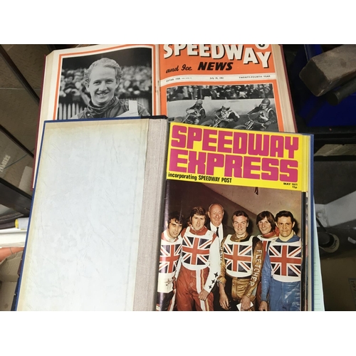 1727 - A collection of vintage speedway memorabilia including speedway express magazines, speedway news vol... 