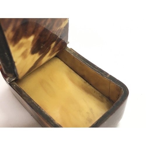 704 - A tortoiseshell snuff box and card case, dimensions 1.7x3.3x5.2cm & 1x5.5x9cm Postage category A