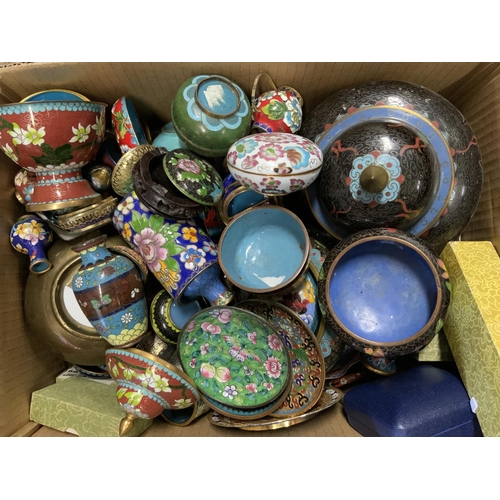 817 - A large collection of Chinese CloisonnÃ© trinkets etc. (D).