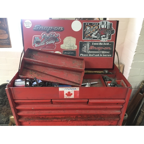 1826 - A Vintage 3 piece Snap-On tool cabinet including various tools and equipment including a Snap On 40 ... 