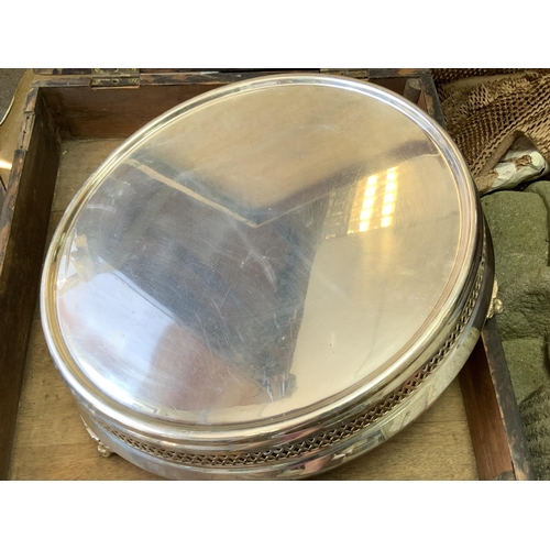 850 - A collection of silver plated epurgnes, cruets, cased silver plated cake stand. (D).