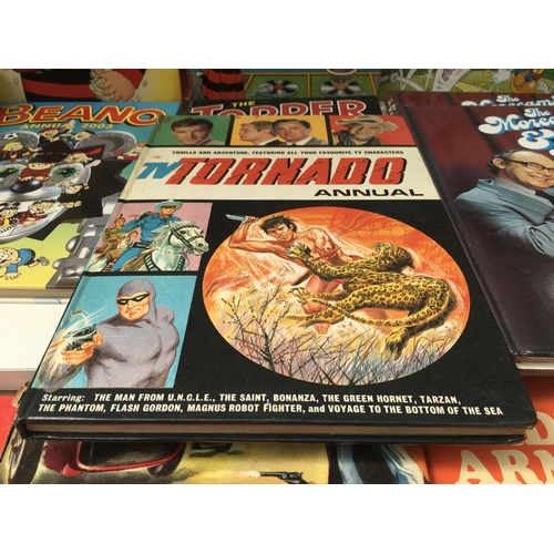 106 - A collection of 29 annuals the earliest being 1957. Includes Superman annual No1. Other titles are B... 