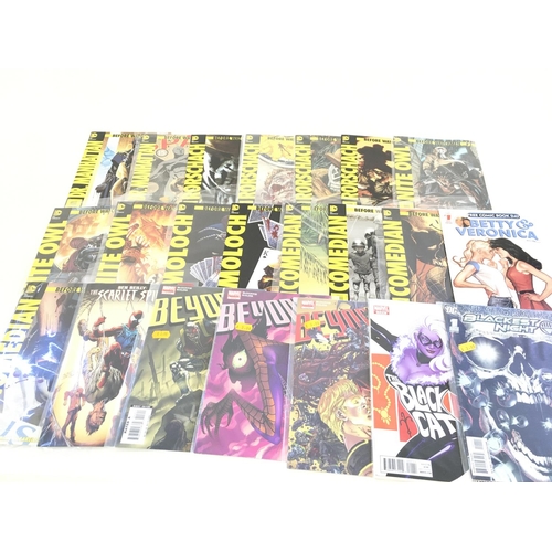 114 - A box containing approximately 200 comics. Various titles to include Marvel. No Reserve.