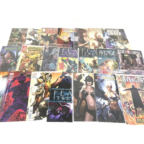 122 - A box containing approximately 200 comics. Various titles to include Marvel. No Reserve.