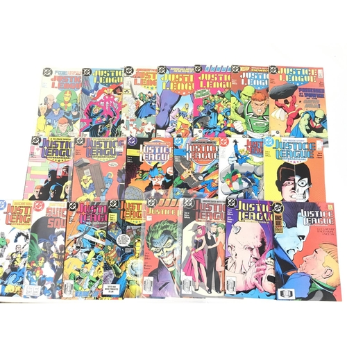 68 - A box containing approximately 220 comics. Various titles including Marvel and DC. No reserve.