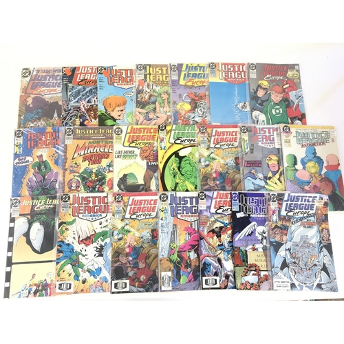 68 - A box containing approximately 220 comics. Various titles including Marvel and DC. No reserve.