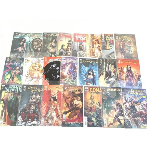 71 - A box containing approximately 120 comics. Various titles to include Marvel and Vertigo. No reserve.