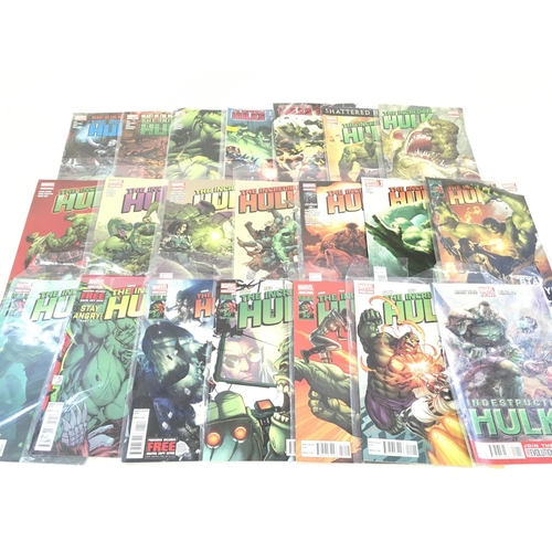 98 - . A box containing approximately 200 comics. Various titles to include Marvel. No Reserve.