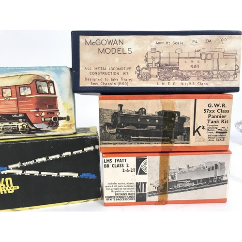 241 - A Collection of 00/H0 Locomotives and Model Kits.