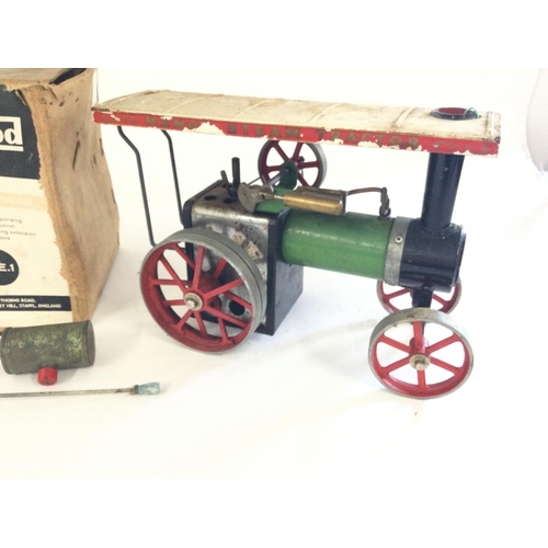 288 - A Mamod Live Steam Traction Engine, model TE1A. Box and accessories present.