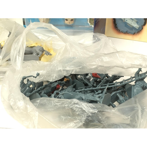 390 - A mixed collection of items relating to Star Wars..Snow White and others including soldiers etc. NO ... 