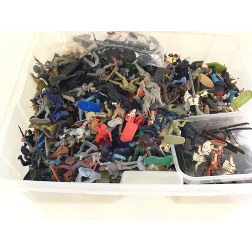 423 - A box containing a large quantity of plastic toy soldiers. To include Britains Herald Timpo and Matc... 