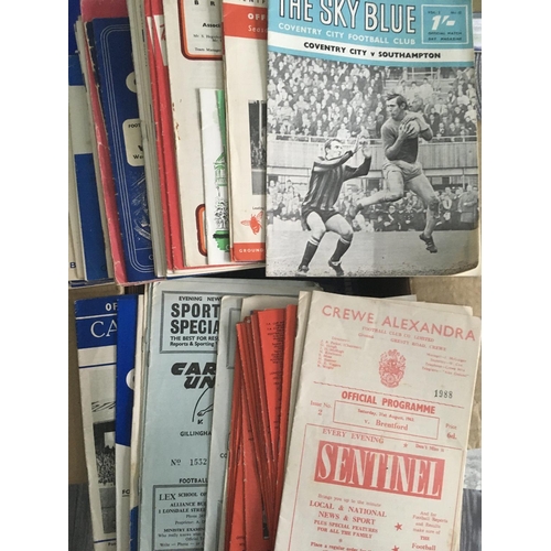 1343 - 1960s + 1970s Football Programmes: Very wide range of teams in very good condition. 250 x 60s and 18... 