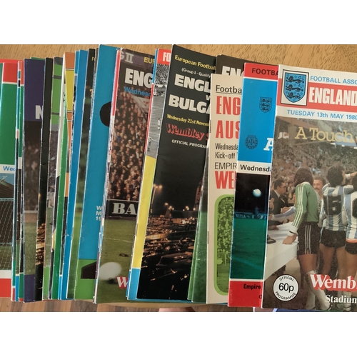 175 - England Home Football Programmes: From the mid 60s to the mid 90s in very good condition. Instructio... 