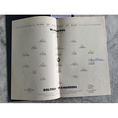 58 - 1953 Blackpool FA Cup Final Football Memorabilia: Final programme in very good condition v Bolton si... 