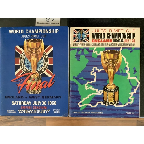 87 - 1966 World Cup Final Football Programme: Original England v West Germany in very good condition and ... 