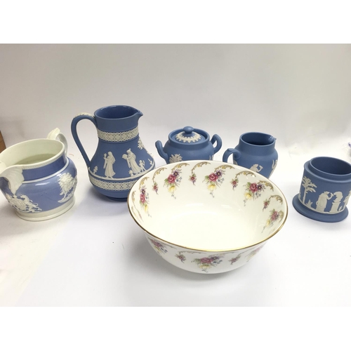 1040 - A collection of ceramics including many Wedgwood examples.