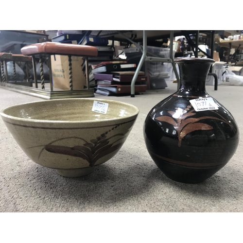 1077 - A David Leach bottle vase and an earthenware bowl-23cm