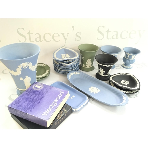 1098 - A Collection of Wedgwood including vases & dishes. This lot cannot be posted