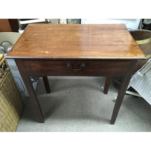 1260 - A George III mahogany side table with a single drawer, dimensions 40x68x70cm