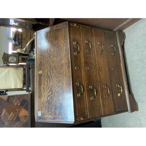 1286 - A George III oak bureau. 91cm x 103cm x 52cm