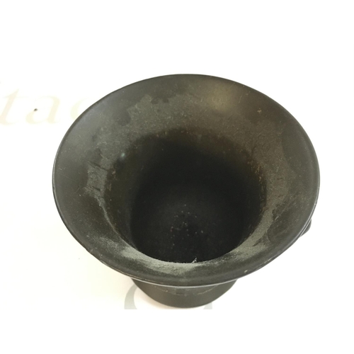 774 - An antique bell shaped bronze mortar , with inscription 1640 Andom. 10cm tall. Postage category B