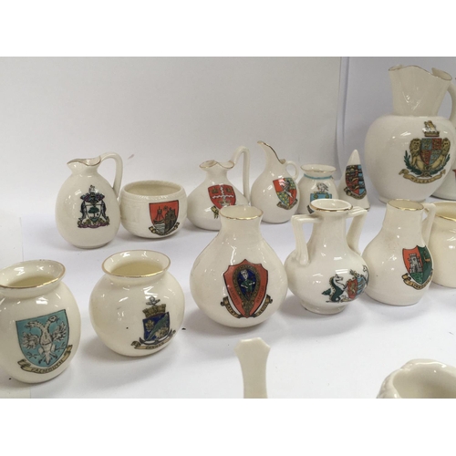 995 - A collection of 46 items of WH Goss ware with various crests and model shapes. NO RESERVE