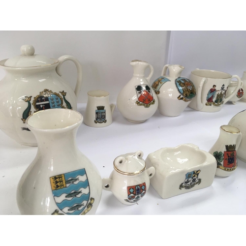 996 - A collection of 35 items of WH goss ware with various crests and model shapes. NO RESERVE