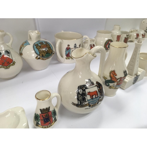 996 - A collection of 35 items of WH goss ware with various crests and model shapes. NO RESERVE