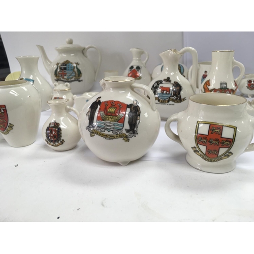 996 - A collection of 35 items of WH goss ware with various crests and model shapes. NO RESERVE