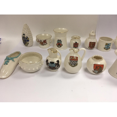 997 - A collection of 38 items of WH Goss ware with various crests and model shapes. NO RESERVE