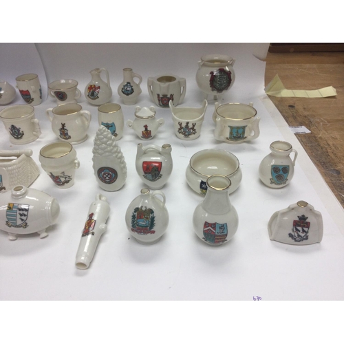 999 - A collection of 55 items of WH Goss ware with various crest and model shapes . NO RESERVE