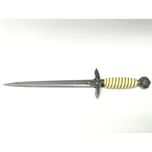 1492 - A Nazi Luftwaffe dagger, likely a retrospective copy. Total length 42cm, blade 26cm. Cannot be poste... 