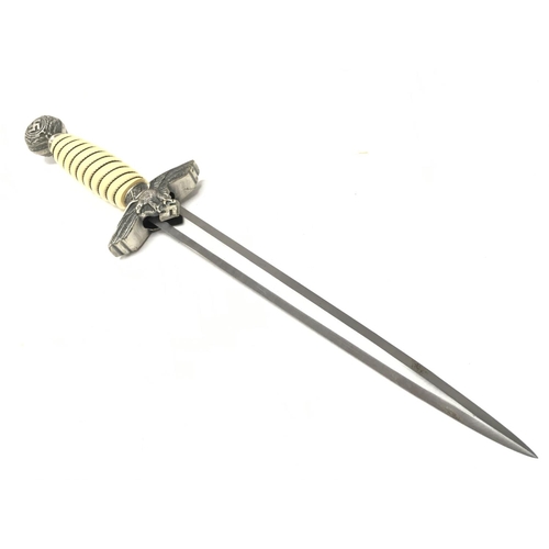 1492 - A Nazi Luftwaffe dagger, likely a retrospective copy. Total length 42cm, blade 26cm. Cannot be poste... 